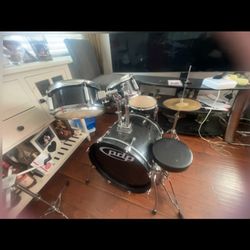 Drum kit set up 