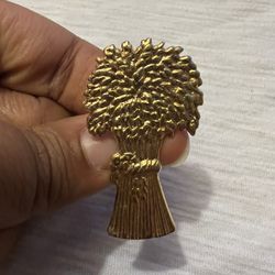 Vintage - "Sheaf of Wheat" gold tone brooch/pin