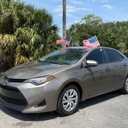 2018 Toyota Corolla LE Sedan 4 D 