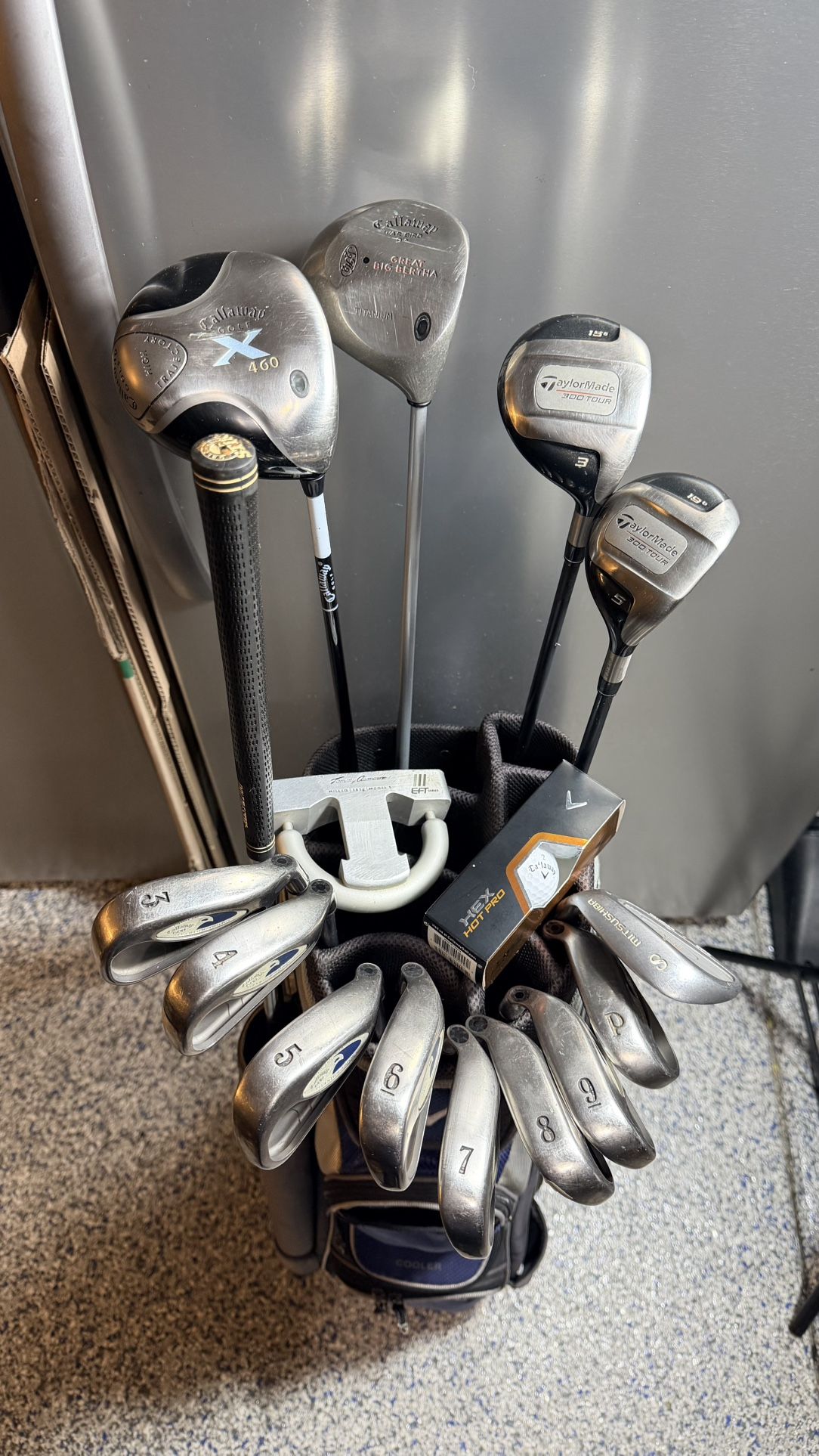 Mens RIGHT Handed Callaway Titanium   - 16 pc Golf Club set, with Callaway golf 