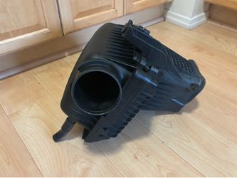 OEM Dodge Charger Air Cleaner Housing Intake & Filter 2018-2024