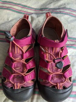 Size 4 youth keens $20 each