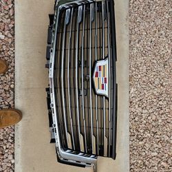 FACTORY CADILLAC ESCALADE GRILLE 2021-2023 PREMIUN LUXURY  GM CAMERA HOLE  OEM (contact info removed)0 NEW TAKE-OFF