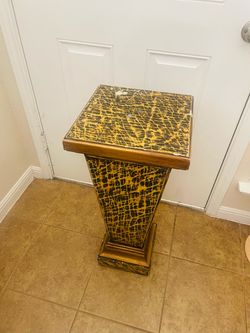 2ft Tall Pedestal