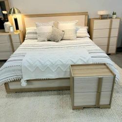 Vendo Set De Cuarto totalmente Nuevo En Caja 