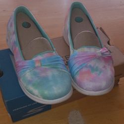 Brand New Rainbow Tye Dyed Skechers 