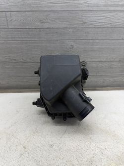 2019-2023 Chevy Silverado 1500 Air Intake Cleaner Box OEM