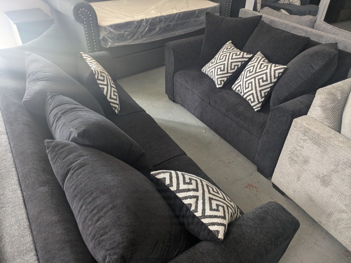 Black Sofa & Loveseat 