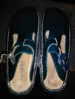Allegria nursing shoes size 6