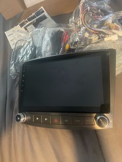 Touch screen stereo Lexus is 250 W/ backup camera NEW