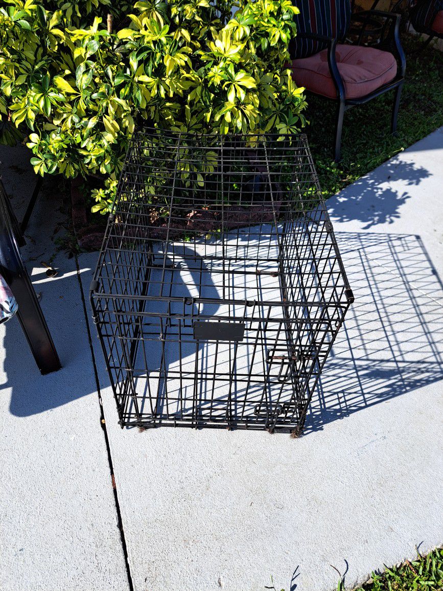 PET CAGE IN GOOD CONDITION 