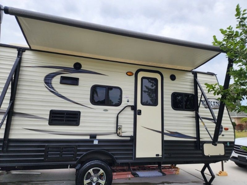 2018 Forest river Viking 17fq