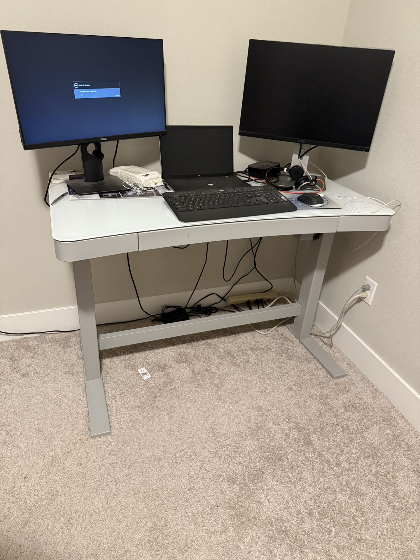 Tresanti Adjustable Height Desk
