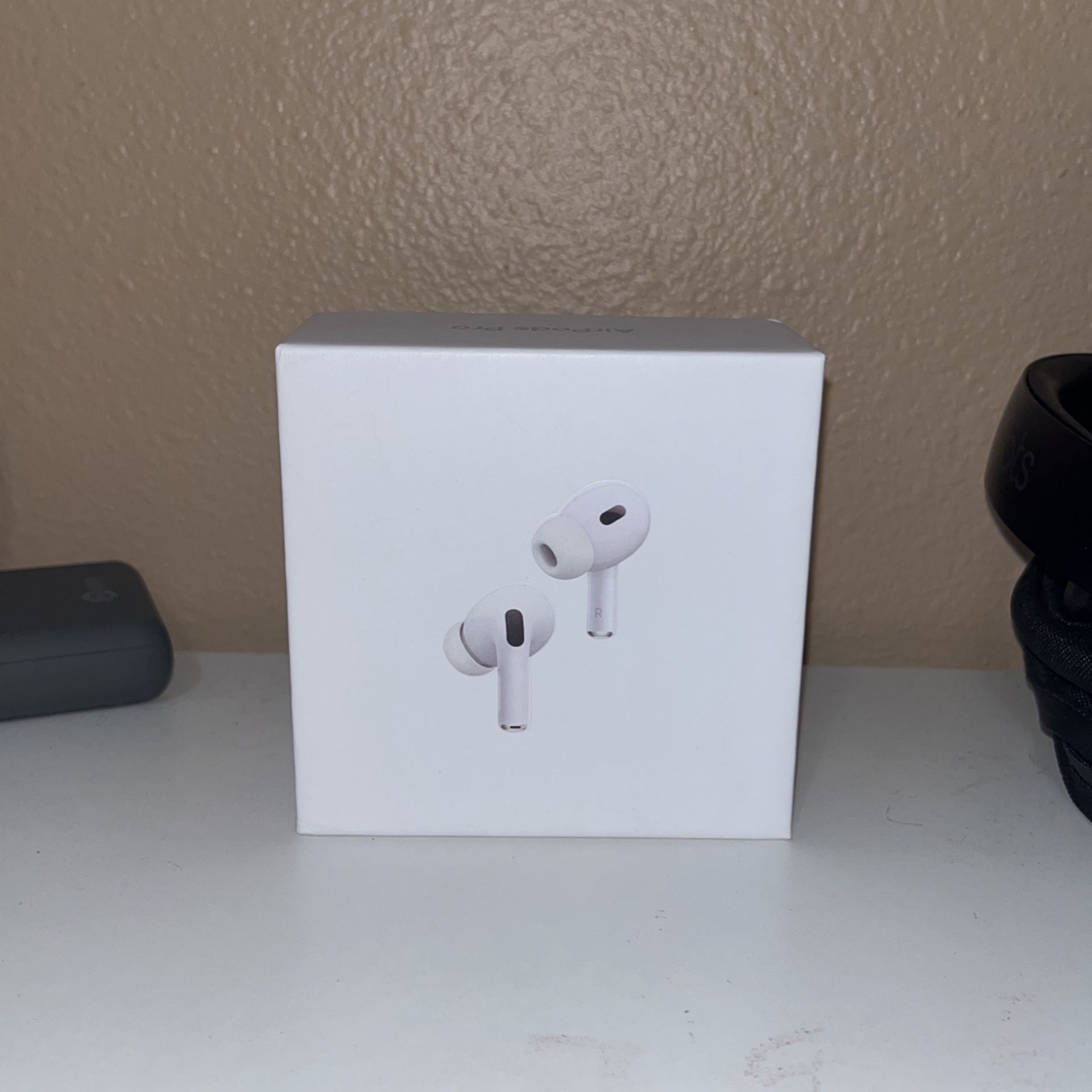 Apple AirPods Pro 2nd Generation 2023 A2968 Magsafe USB C Charging Excellent