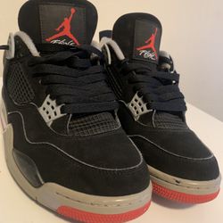 BLACK/RED JORDAN 4
