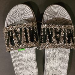 Miami sandals Jinglan rhinestone-embellished strap and a metallic woven-style sole.