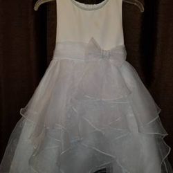 White FLower GIRL for Weddings Or 1st Commuion Dress, or Specail Events