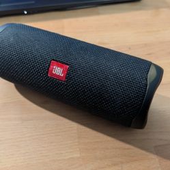 JBL Flip 5 Bluetooth Speaker Portable 