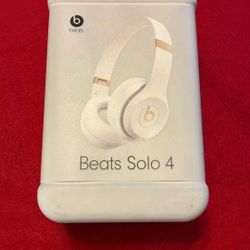 Beats Solo 4 Brand New White 