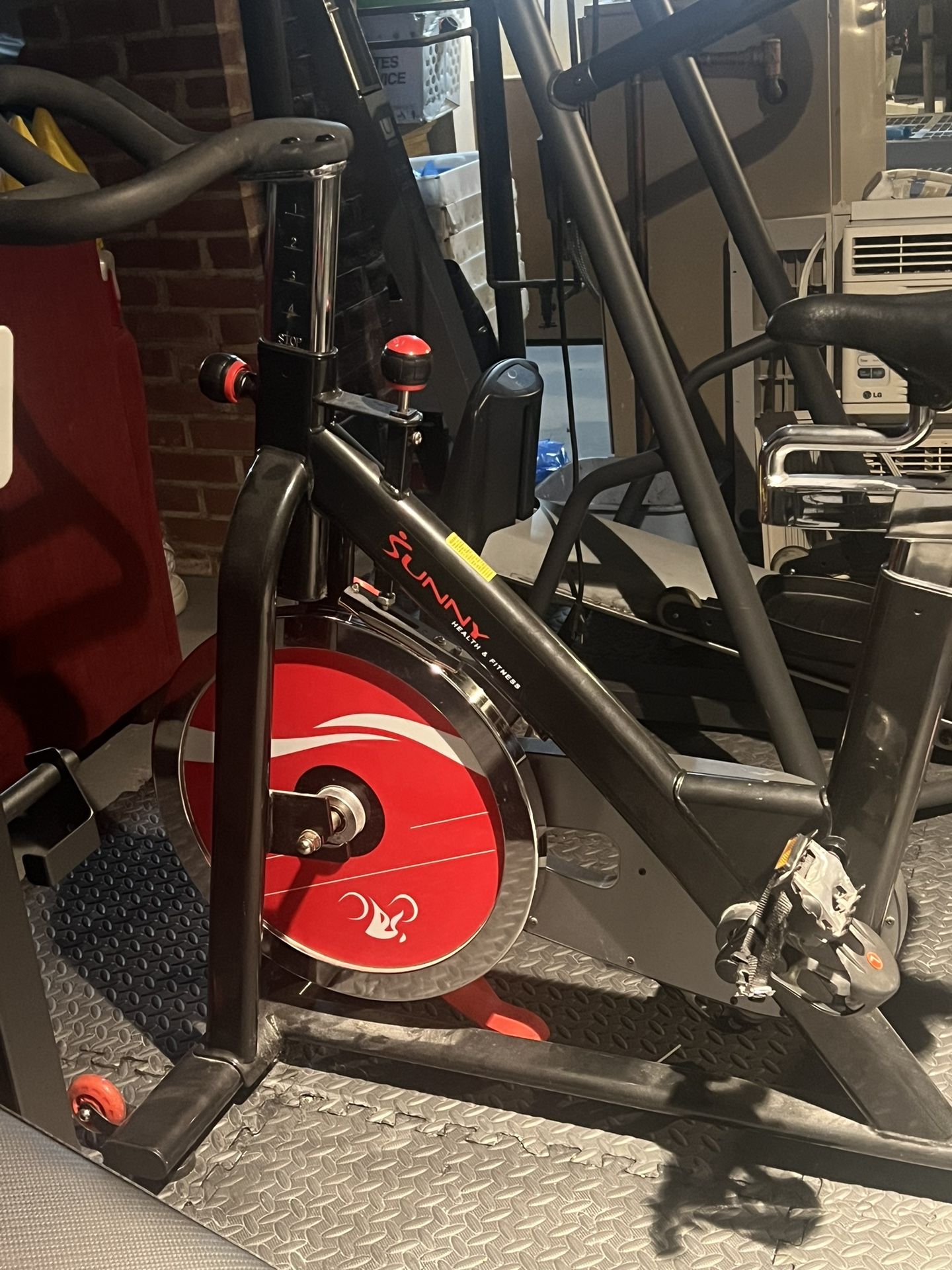 gym equipment in excellent condition