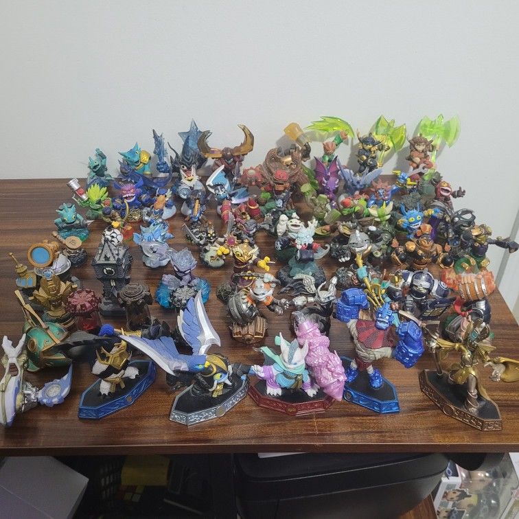 Skylanders Lot 60+ Figures