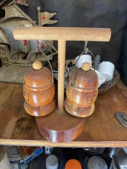 Salt and pepper antiques