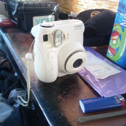 Fuji Polaroid Instax Mini Camera 
