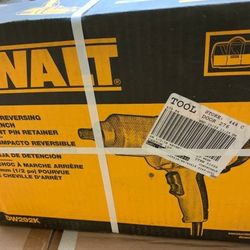 DEWALT 7.5 Amp 1/2 in. Impact Wrench Kit 