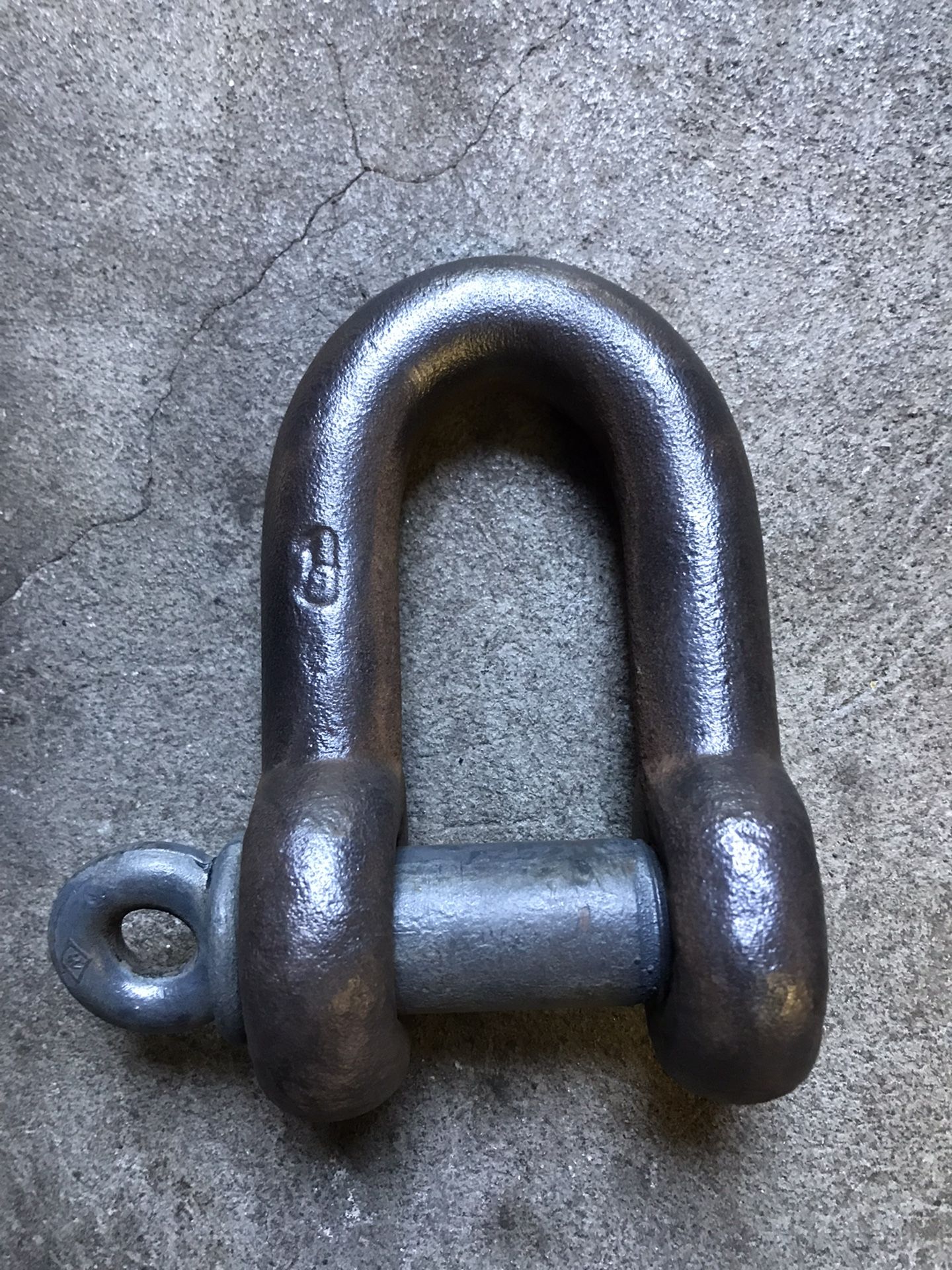 Heavy Duty 1 1/8 Inch Hoisting Shackle