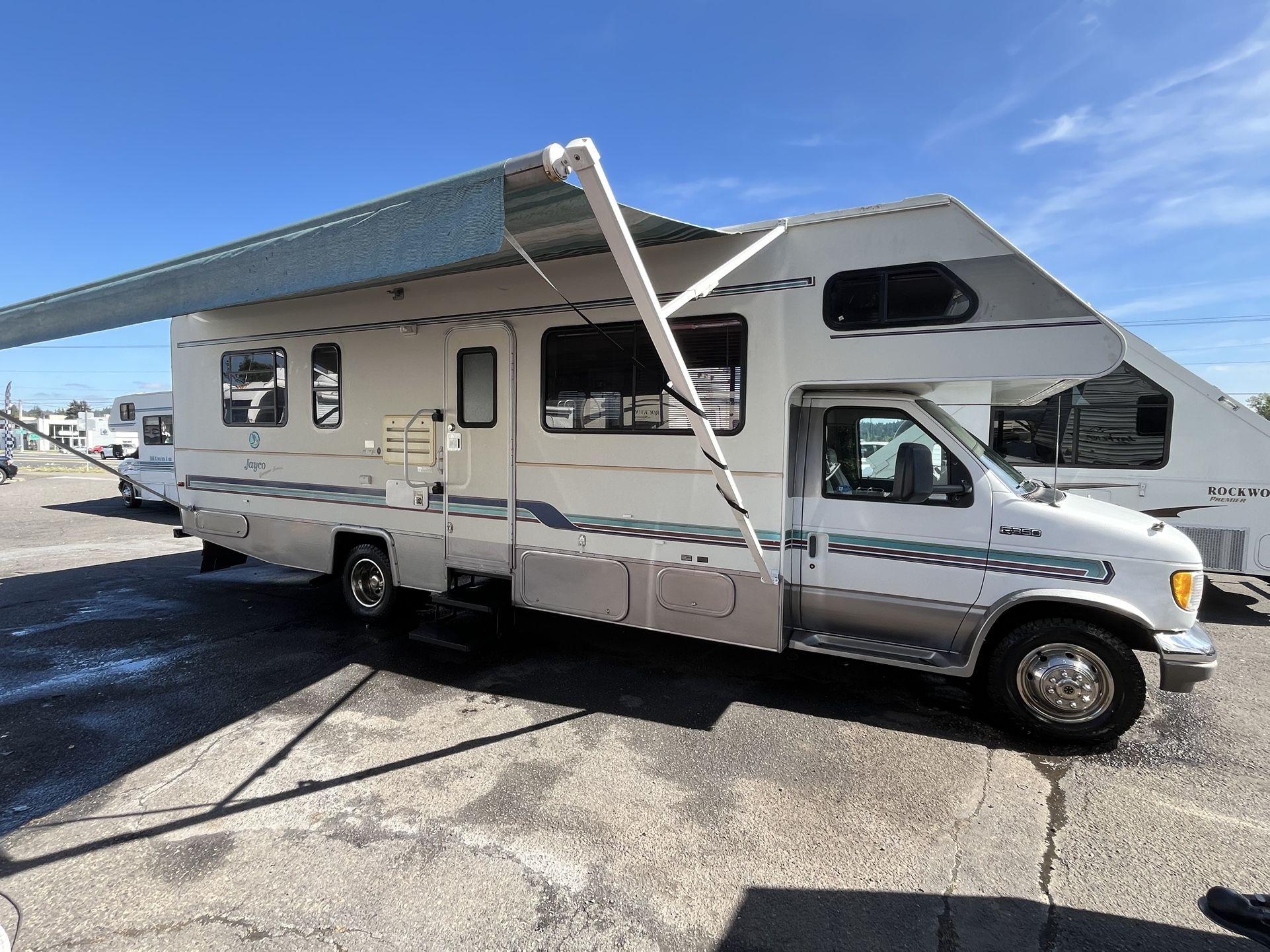 1995 Jayco designer series 2940FL model class c 29 feet low mile on board generator must see condition