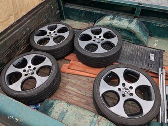 Volkswagen GTI rims and tires