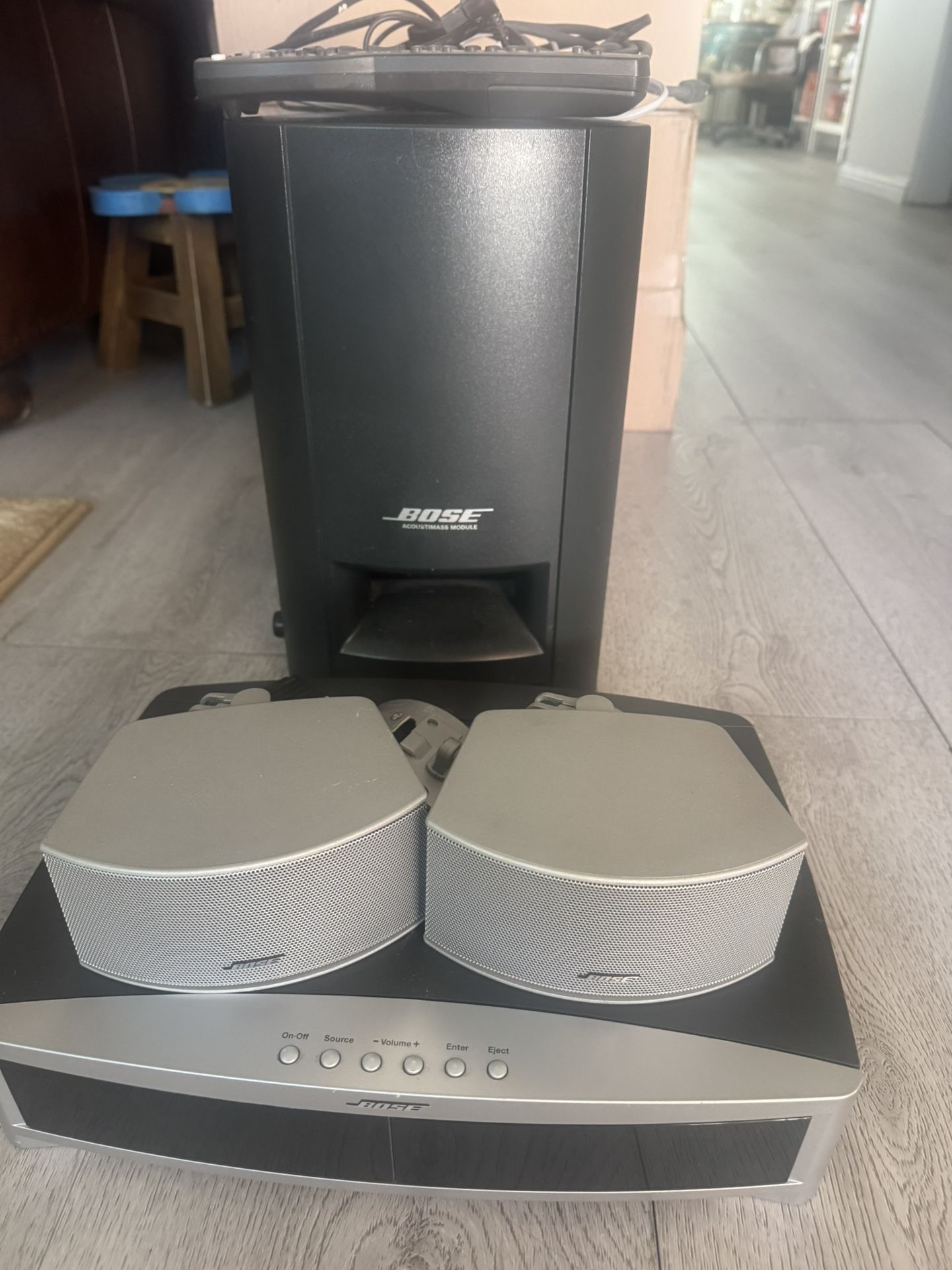 Bose 3-2-1 Surround Sound System with Wall Mounts