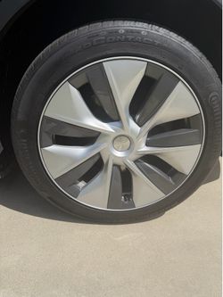 1 Continental tire 255/45/19