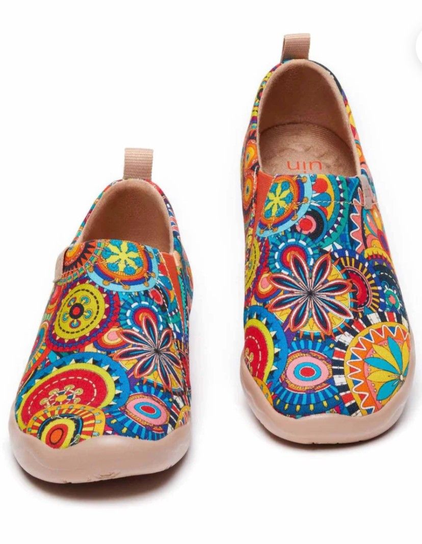 UIN Womens shoes Slip On 7.5