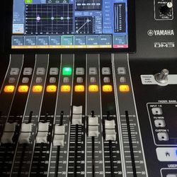 YAMAHA DM3S Ultra-Compact 22 Channel Digital Mixer. Opened to test and used it twice.