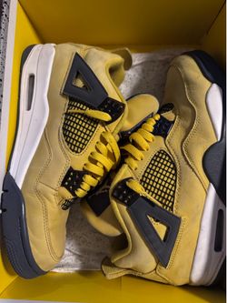 Jordan 4 lightning size 9.5 men