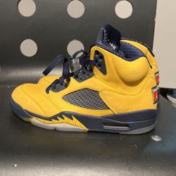 Jordan 5 Michigan