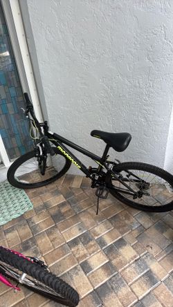 24” Mongoose Bike 21 speed - LIKE NEW!
