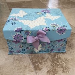 NEW Gift Box