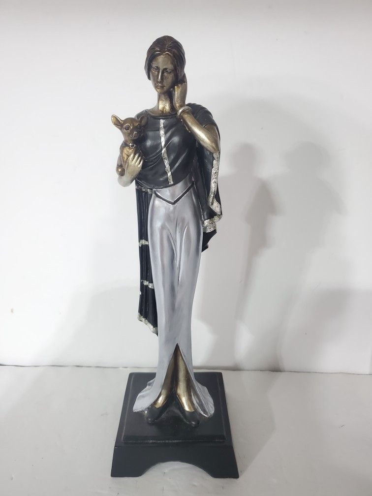 Cosmopolitan Figurine Large