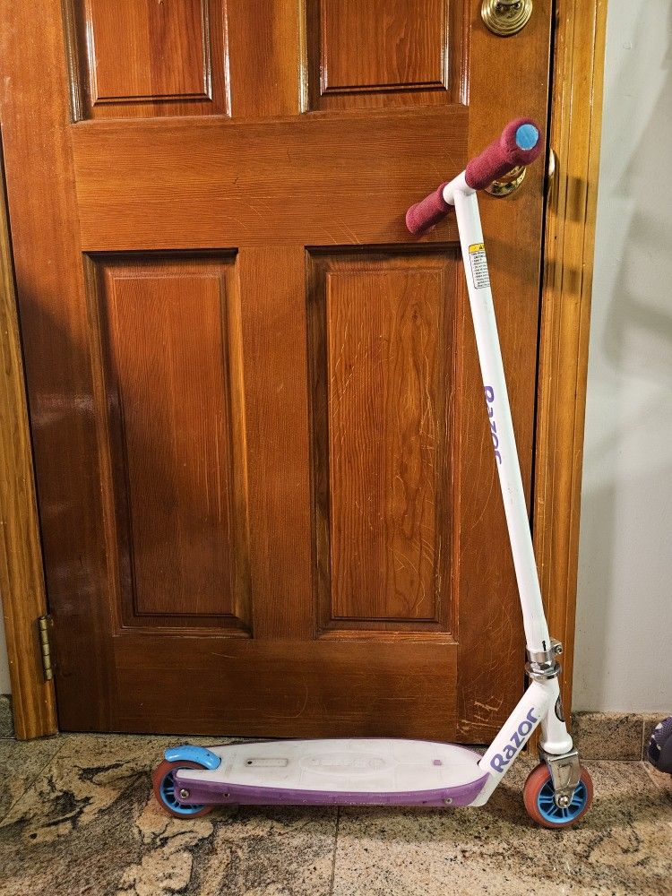 Razor Party Pop Kick Scooter - Multi-Color LED Light-Up Deck, Lightweight Steel Frame, for Kids Ages