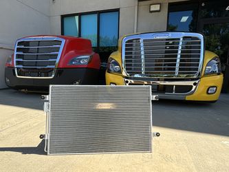 08-17 Freightliner Cascadia AC Condenser