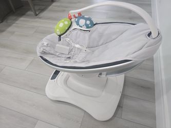 4 Moms Swing baby device