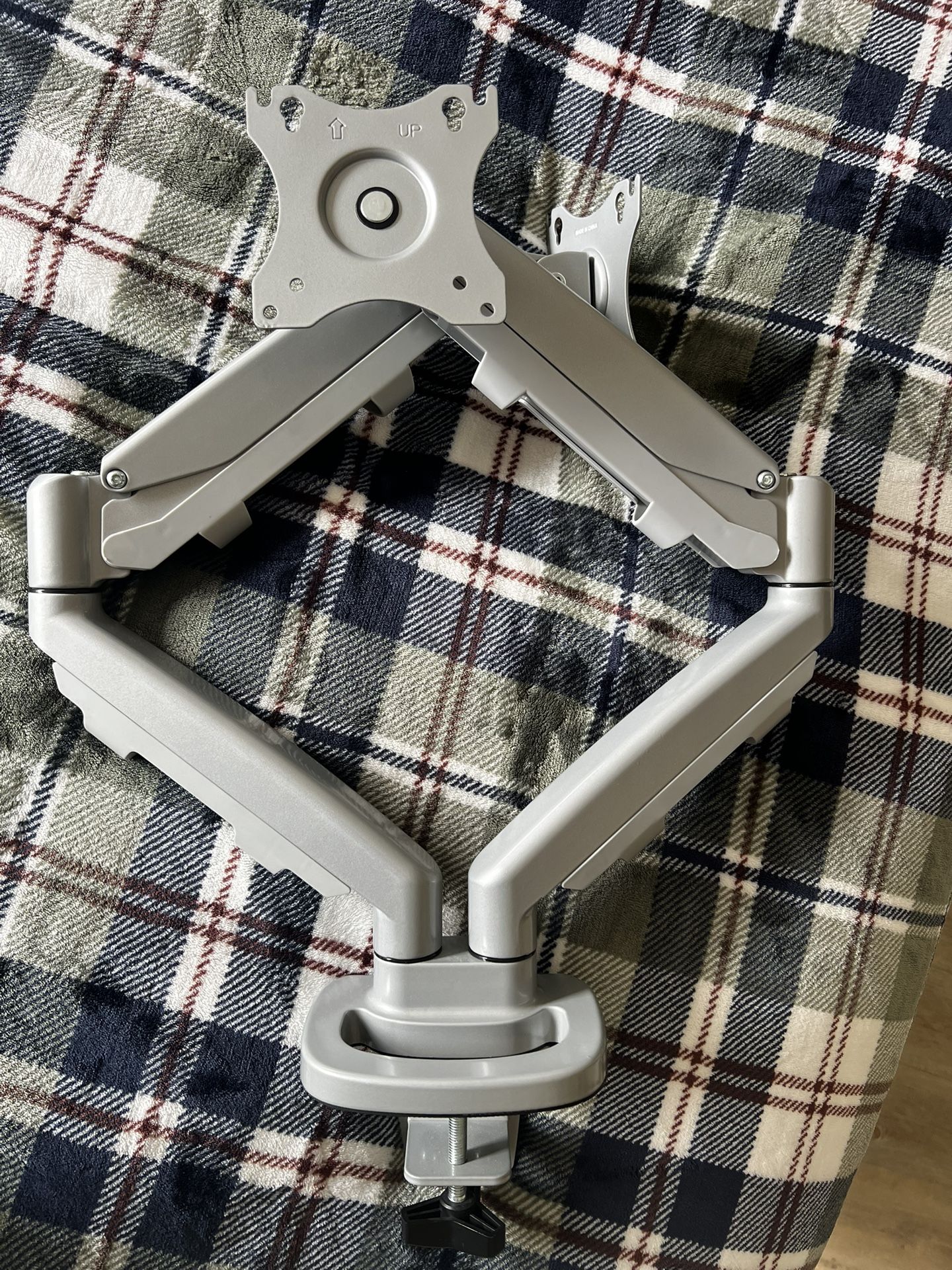 Dual Mount for Monitors