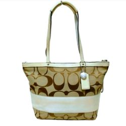 Coach Monogram Women's Shoulder Bag