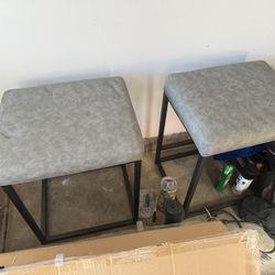2 Bar Stools 
