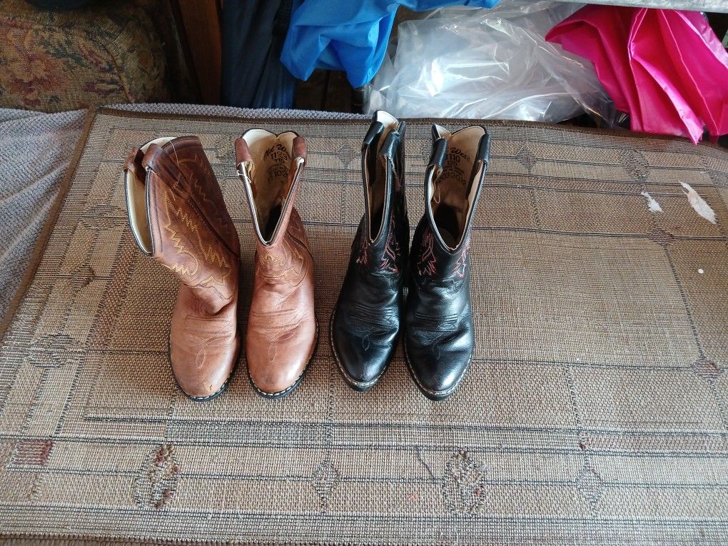 2 Girls Boots/Brown Size 11/black Size 12