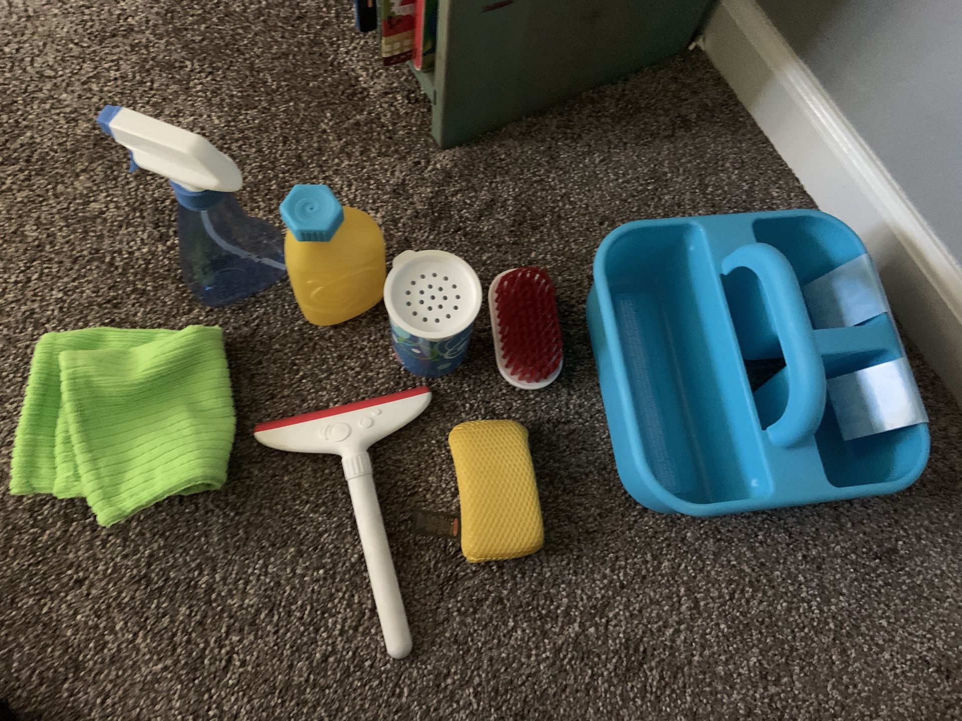 Kids cleaning toys