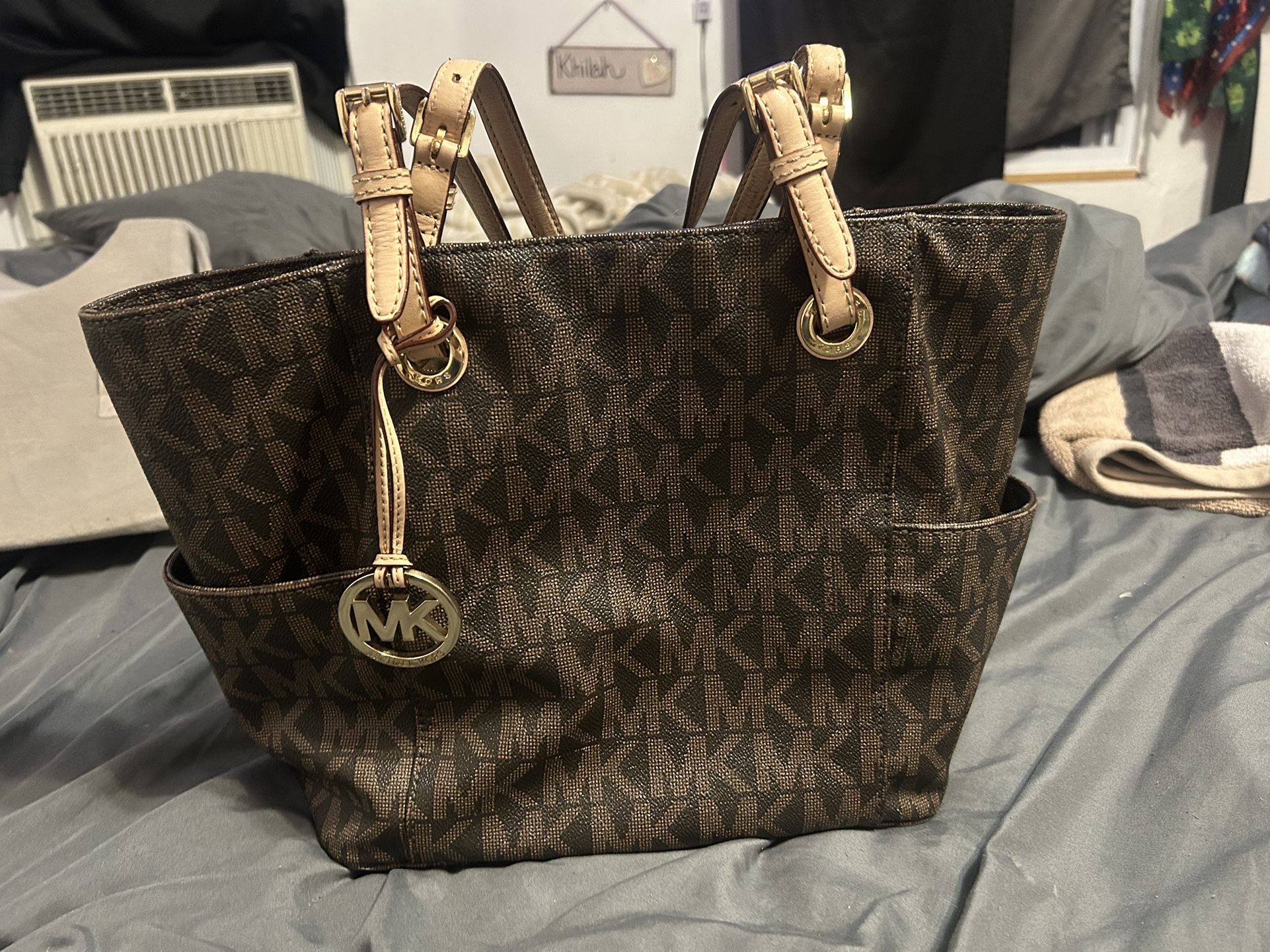 Michael Kors Signature Jet Set Shoulder Bag Brown Tote MK Leather Monogram