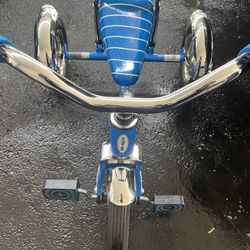 Schwinn Lil Sting Ray Tricycle 